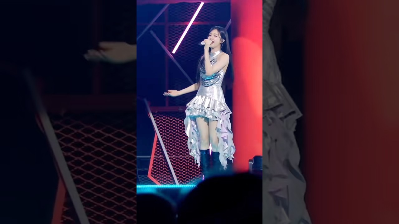 Pharita singing “Go Away” by 2ne1 #pharita #babymonster