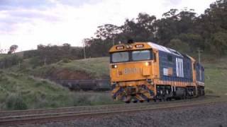 preview picture of video 'PN Loaded Coal train at Ardglen.  Tue 02/11/10'