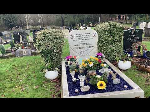 Why Billy Fury grave is in London not Liverpool. Rebecca talks of him living at Mill Hill in 1970s