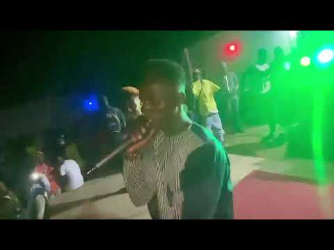 DA BUILDERS [AFRICAN WOMAN]  CONCERT LIVE PERFORMANCE WITH THE FANS