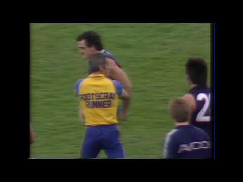 Footscray Runner 1985 Round 12 - Runner really getting involved in melee