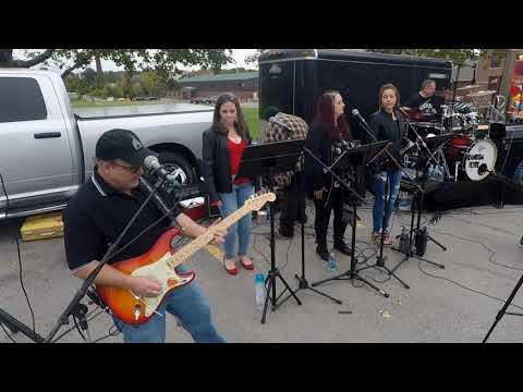 10 Honkey Tonk Woman - Random Flyer