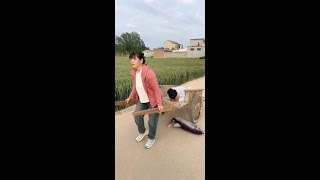 Download lagu 3xp32gdhbkh6ebg.mp4 mp3