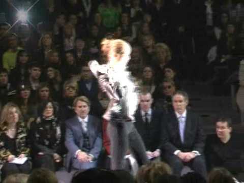 Milan Fashion Week Woman: Blumarine F/W 2009/2010