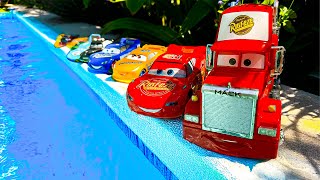 Looking for Disney Pixar Cars On the Rocky Road : Lightning McQueen, Mater, Dinoco McQueen, Mack
