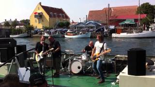 Popshit (tidligere Natural Born Hippies) med deres 90&#39;er hit &quot;Lola&quot; - live 2014 hos E