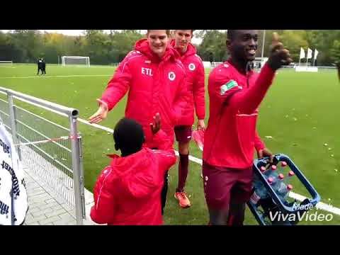 Stony zu Besuch bei der U19 von VK