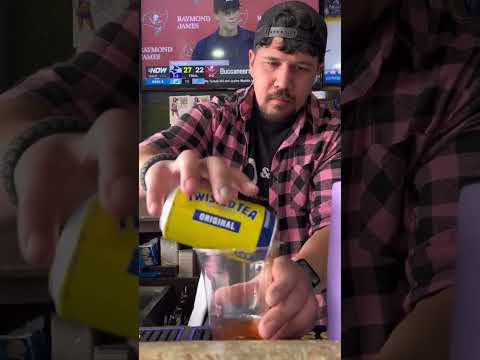 How To Properly Pour A Beer! #shorts