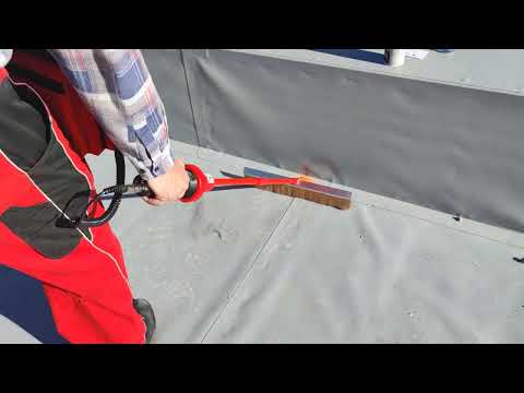 Roman Kučera - Kontrola těsnosti ploché střechy pomocí jiskrové zkoušky