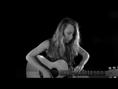 SPOTS Māra Upmane Holšteina "Akvārijs"