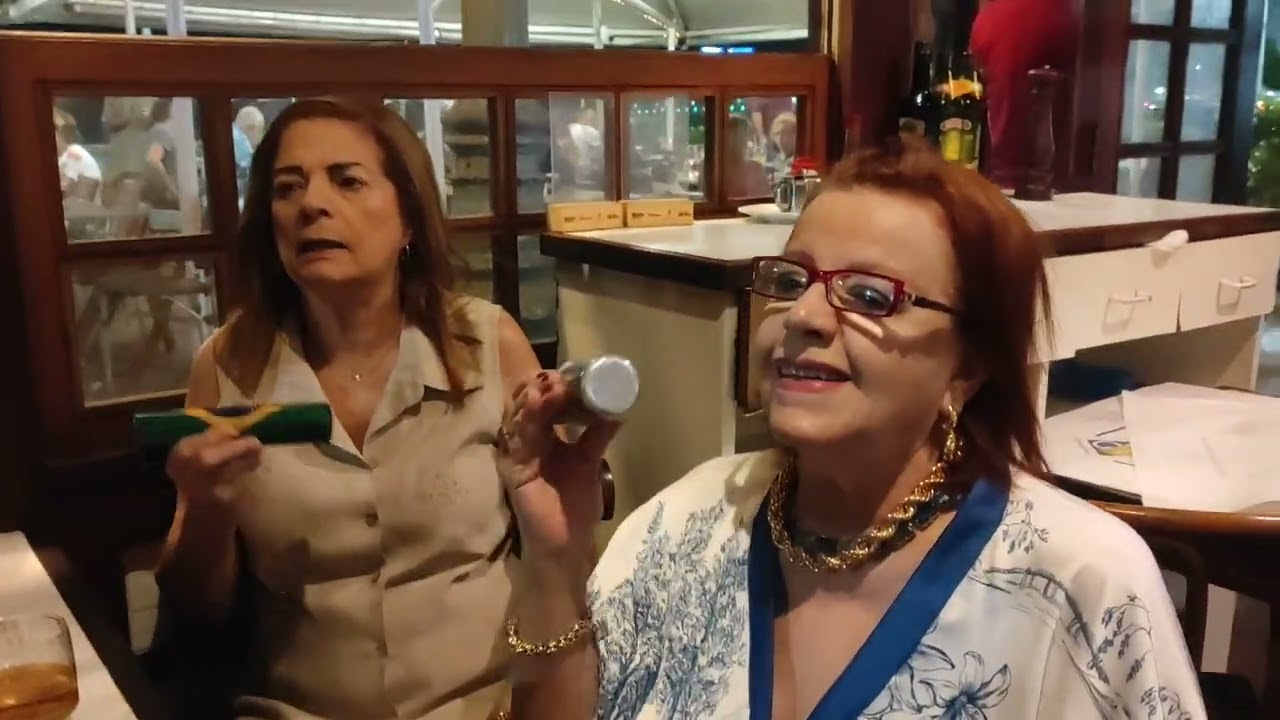 02)...Alegria, alegria...dos músicos e cantores iniciando 2024 no Garota de Copacabana!