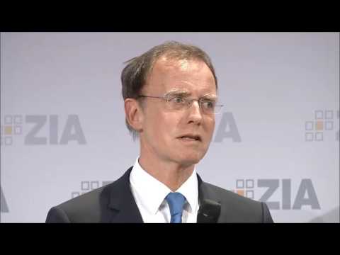 Podiumsdiskussion über Zuwanderung und Integration beim Tag der Immobilienwirtschaft 2016