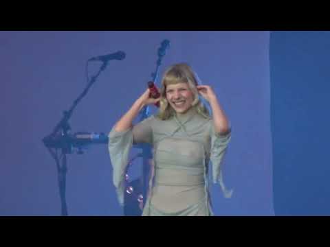 Aurora - Running With the Wolves (Live) Paris, Rock en Seine 2025