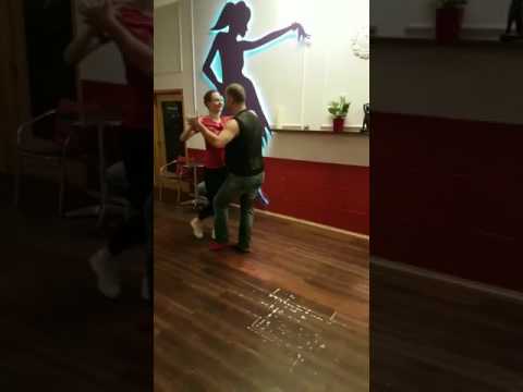 Die Salsa Tanzschule in Berlin: Cumbancha - Salsa auf fortgeschrittenen Niveau