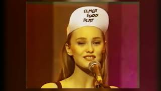 Music video thumbnail preview for Elmer Food Beat et Vanessa pour ses 18 ans, #shortsmusic, #shortsvideo, #humour by Elmer Food Beat