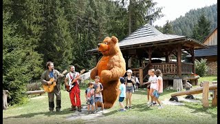 Video MINCE VO FONTÁNE - Medvede tancujú (official clip)