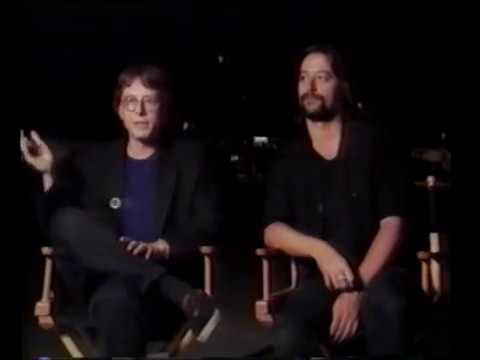 R.E.M. 1992-09 - ‘MTV News’, MTV, USA (R.E.M. not touring)
