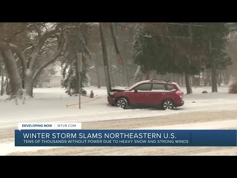 Winter storm slams Great Lakes, Northeastern United States