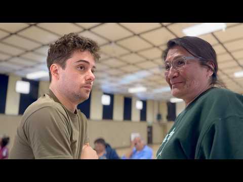 Los ancianos del cree se emocionan cuando hablo su lengua agónica