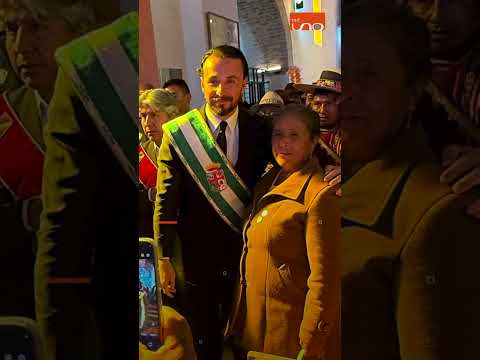 El gobernador de Santa Cruz participó del Tedeum realizado en el municipio de Paria y acompañó a las