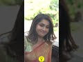 ராஜாவின் பார்வை ராணியின் பக்கம் Tanya Ravich