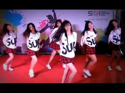 "Reiyer (ไรอย๋อ)" cover "Intro+LUV" (A-Pink) @ "SIAM SQUARE1 J&K-Street Cover Party 2015"