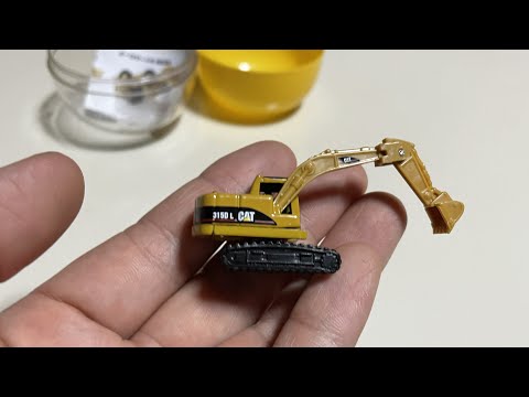 Miniature construction equipment.　Japanese capsule toys.