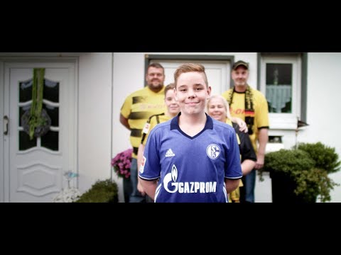 KÖNIGSBLAUE AUSWÄRTS. Echte Schalker. Echte Geschichten. (Teil 2)