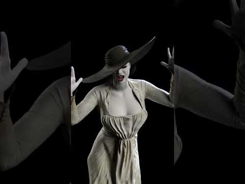 Lady Dimitrescu muscle growth shorts #musclegrowth