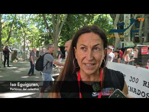 Periodistas se concentran en Pamplona ante la estatua de Hemingway para denunciar el asesinato de reporteros en Gaza