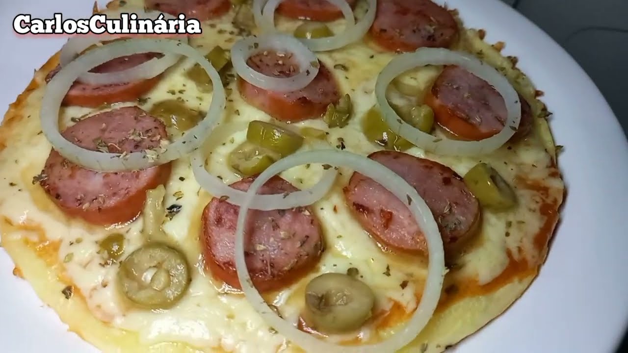 Pizza de tapioca na frigideira. Uma delícia!