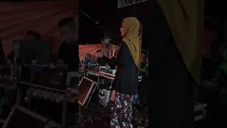 Download lagu VOKAL TIDAK BOLEH BAWAK BINCANG !! COVER - CINTA SELEMBUT SUTERA & TIADA TANGGIS LAGI ( ELLA ) mp3 Download lagu VOKAL TIDAK BOLEH BAWAK BINCANG !! COVER - CINTA SELEMBUT SUTERA & TIADA TANGGIS LAGI ( ELLA ) mp3