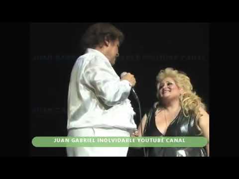 JUAN GABRIEL INVITA A SHEYLA a Subir al Escenario del AUDITORIO NACIONAL y Nos Sorprende Con Su Voz