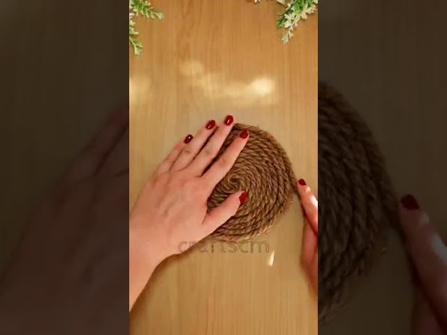 Vídeo relacionado con Jonathan Adler - Caja pequeña de laca de tejido de cesta