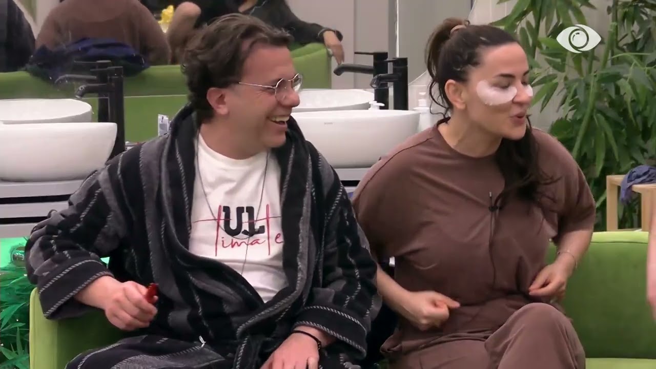 Rozana këndon këngë italiane, Laerti mban kokën me dorë: Nuk mundem më…