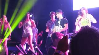 Victoria Justice - Shake (feat. Summer Break Tour Crew)