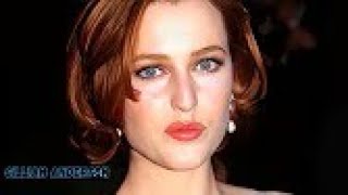 Gillian Anderson Shows Off Her Beautiful Bikini Body