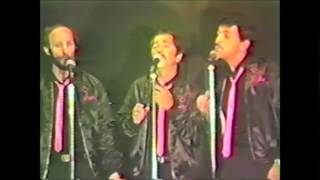 Heart's Desire  sings Gloria  acappella