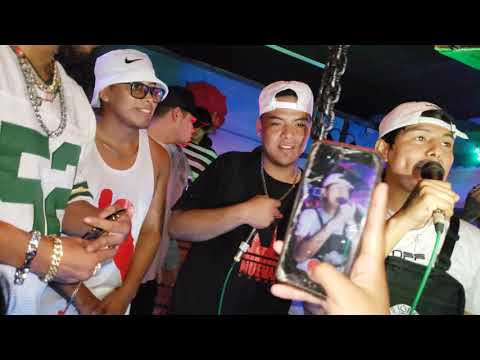 LA BANDERA TA AL REVES EN VIVO FEAT CORONA