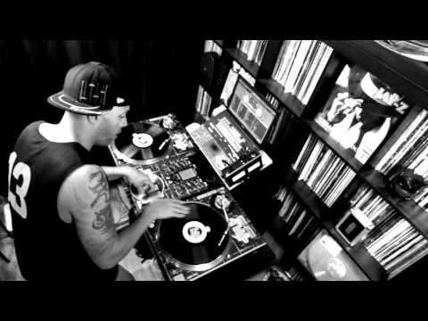 Freestyle trick mix practice (DJ TLM)