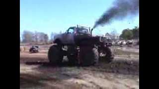 preview picture of video 'Ford Diesel - Tire Pull - Mouth of the South Truck Challenge'