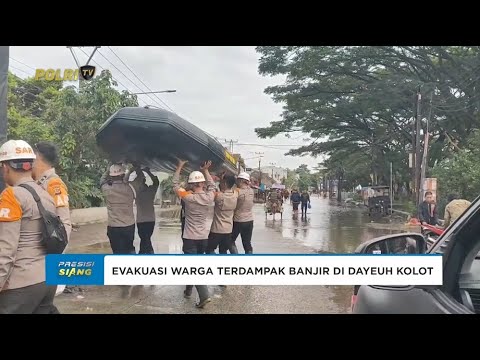 TIM SAR BRIMOB POLDA JABAR EVAKUASI WARGA YANG TERDAMPAK BANJIR DI DAERAH DAYEUH KOLOT DAN SEKIT