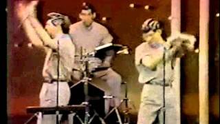Devo Jerkin Back n Forth with interview