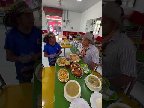 El patro me regaña en Cali 24 en el carmen de bolivar solo por comer 😒😒😒   #viralreel