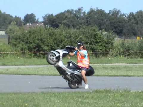 VII Runda Wrocławska Liga Time Attack WLTA & WLR 21.07.2012 - Skuterowy Stunt ;)