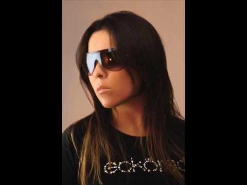 Deja de fingir - Akela feat Radikal People