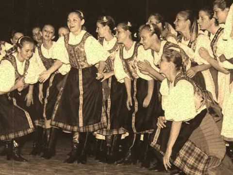Sága krásy - Šalena ja bula. Traditional folk song from Eastern Slovakia.