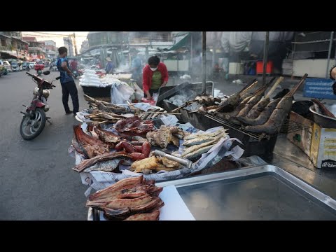Evening Daily LifeStyle of Khmer People Buying Food @Olympic - Amazing Street Food in Town 2022