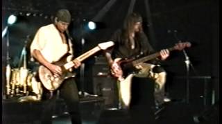 D.D.T. - Sons of freedom ( live at the Cafe Campus &#39;91 )