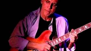 Larry Carlton at Blue Note Jazz Club in New York City - "Dark Blues"